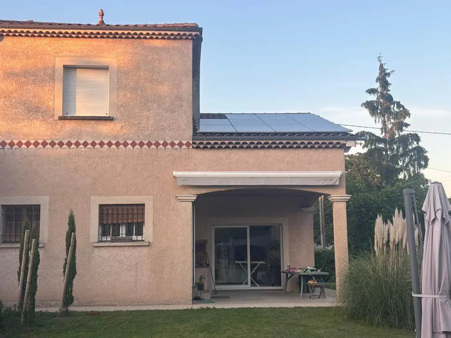 Villa au coucher de soleil